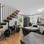 度假居 House In Near Rock 普莱曼图拉