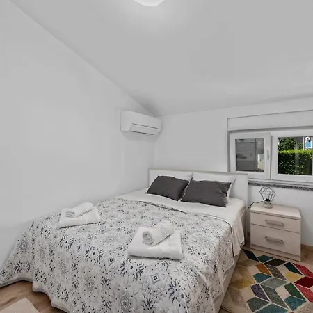 House In Near Rock * Premantura